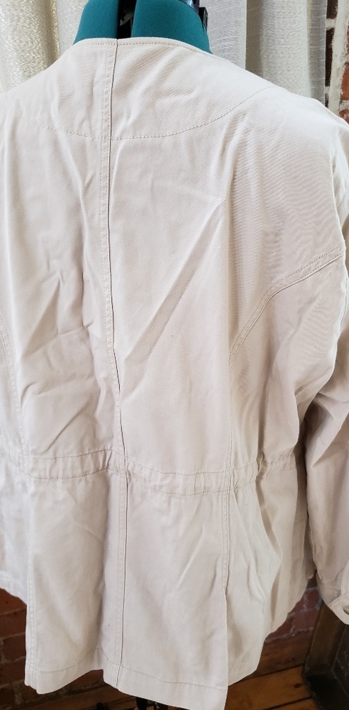 DB Cream Adjustable Jacket - Picture 2 of 5